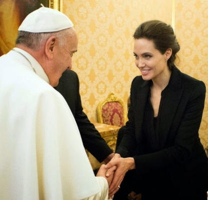 Angelina Jolie incontra Papa Francesco